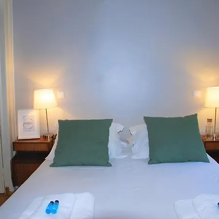 아파트 Sunny, And Comfy Ap. In Av. Da Liberdade