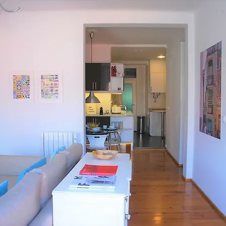 Sunny, And Comfy Ap. In Av. Da Liberdade Appartamento Lisbona