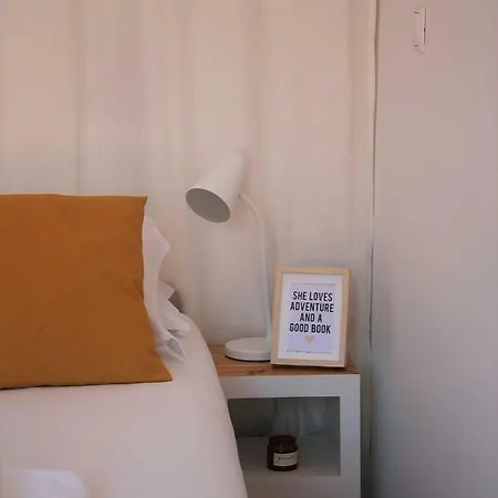 Sunny, And Comfy Ap. In Av. Da Liberdade * Lisboa