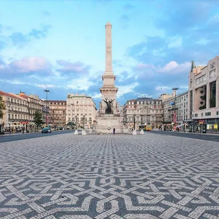 Sunny, And Comfy Ap. In Av. Da Liberdade * Lisbona