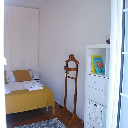 Lägenhet Sunny, And Comfy Ap. In Av. Da Liberdade Lisboa