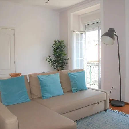 Sunny, And Comfy Ap. In Av. Da Liberdade * Lisbon