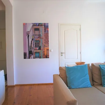 Sunny, And Comfy Ap. In Av. Da Liberdade * Lisbon