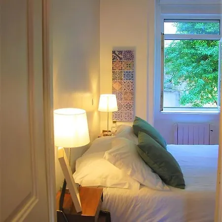 Sunny, And Comfy Ap. In Av. Da Liberdade